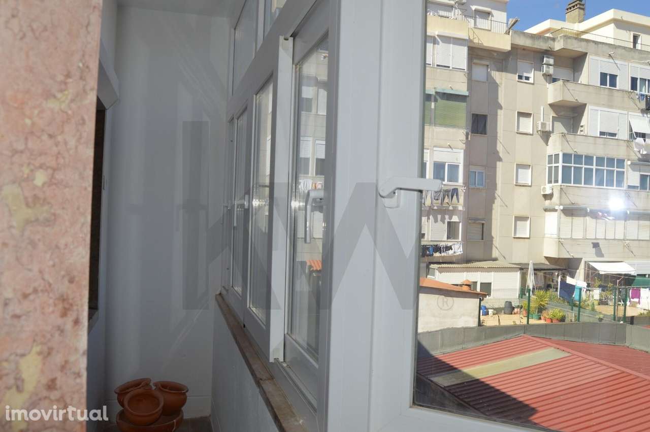 Apartamento T3 Remodelado no Centro de Alverca - Grande imagem: 4/15
