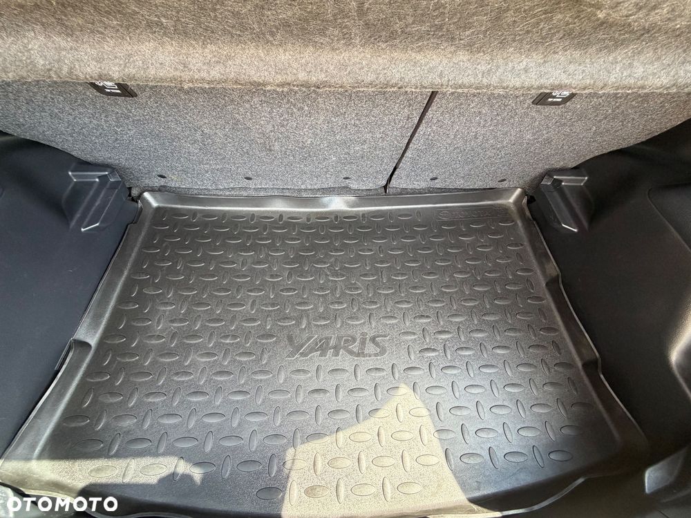Toyota Yaris 1.5 20th Anniversary CVT - 33