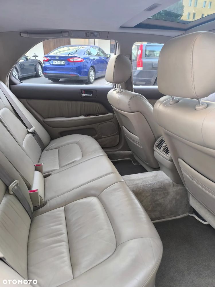 Lexus LS - 18