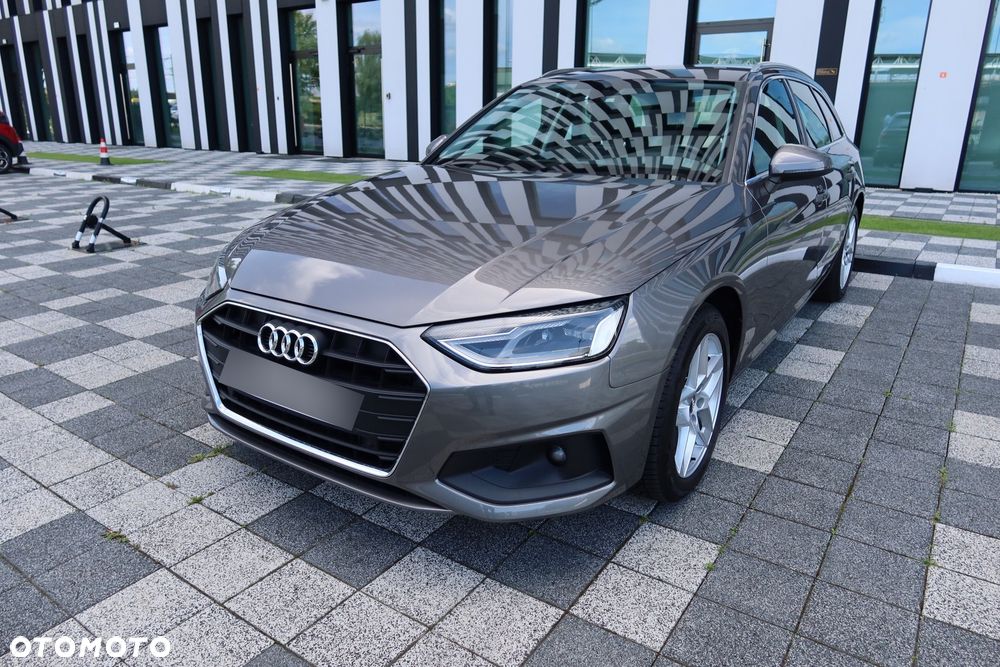 Audi A4 Avant 30 TDI mHEV S tronic - 2