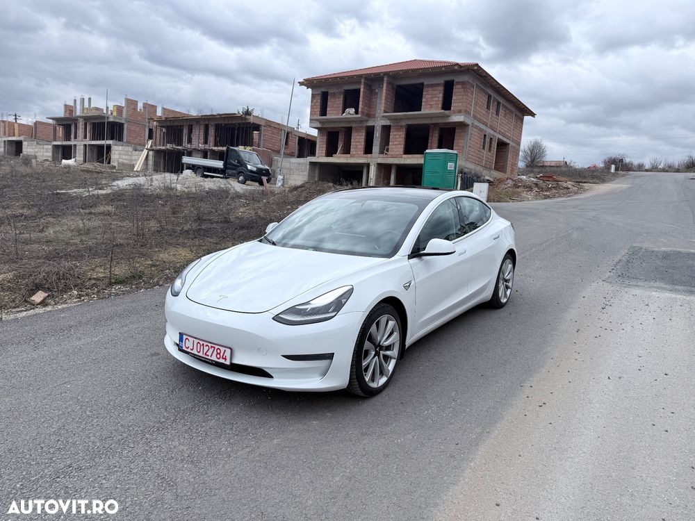 Tesla Model 3 Langstreckenbatterie Allradantrieb Dual Motor - 1