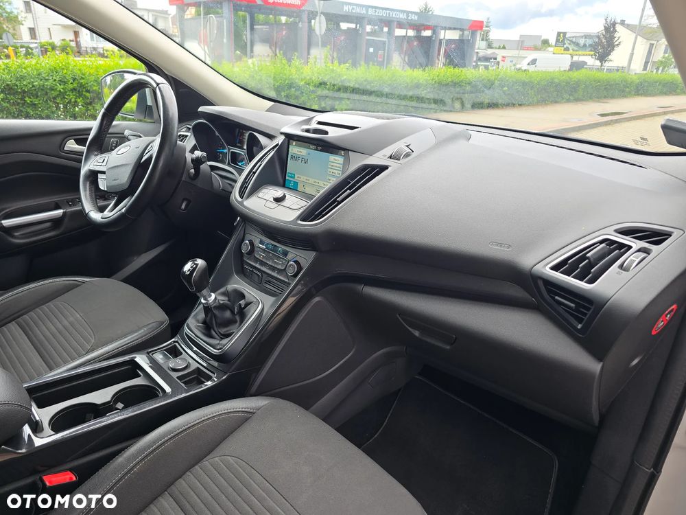 Ford Kuga 2.0 TDCi 4x2 Titanium - 16