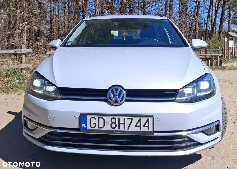 Volkswagen Golf - 1