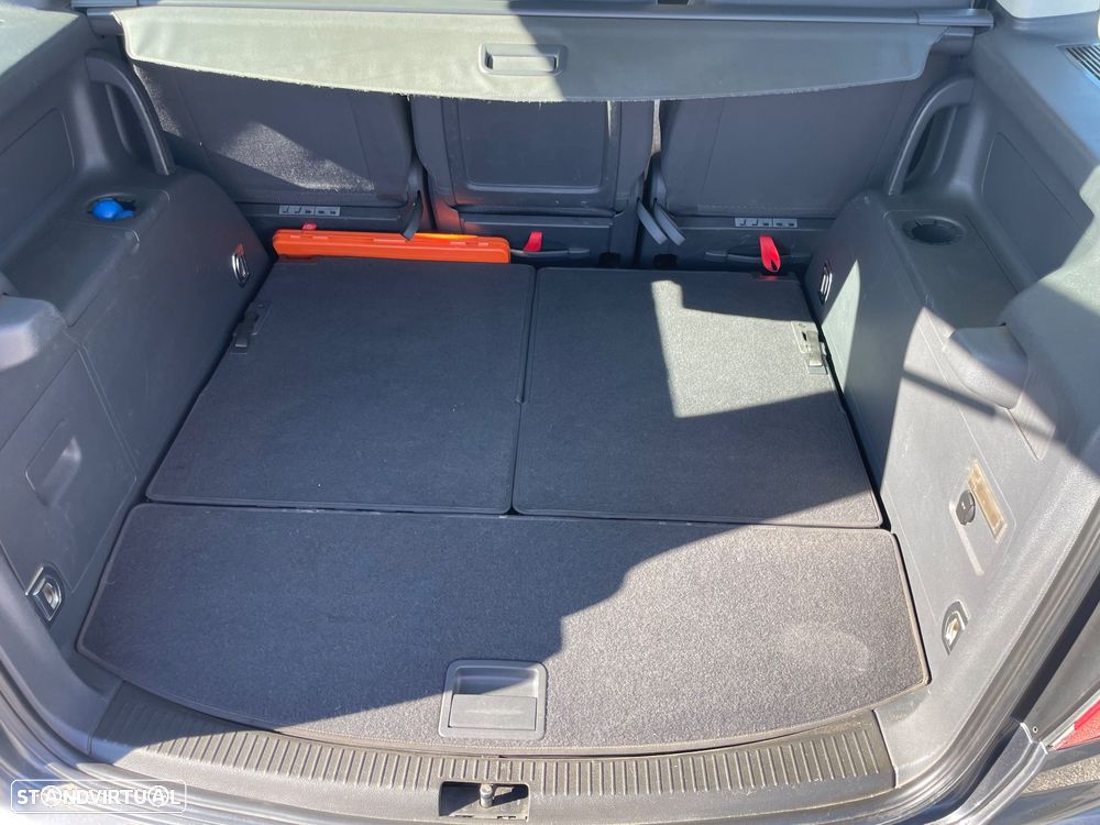 VW Touran 1.9 TDi Conceptline - 8