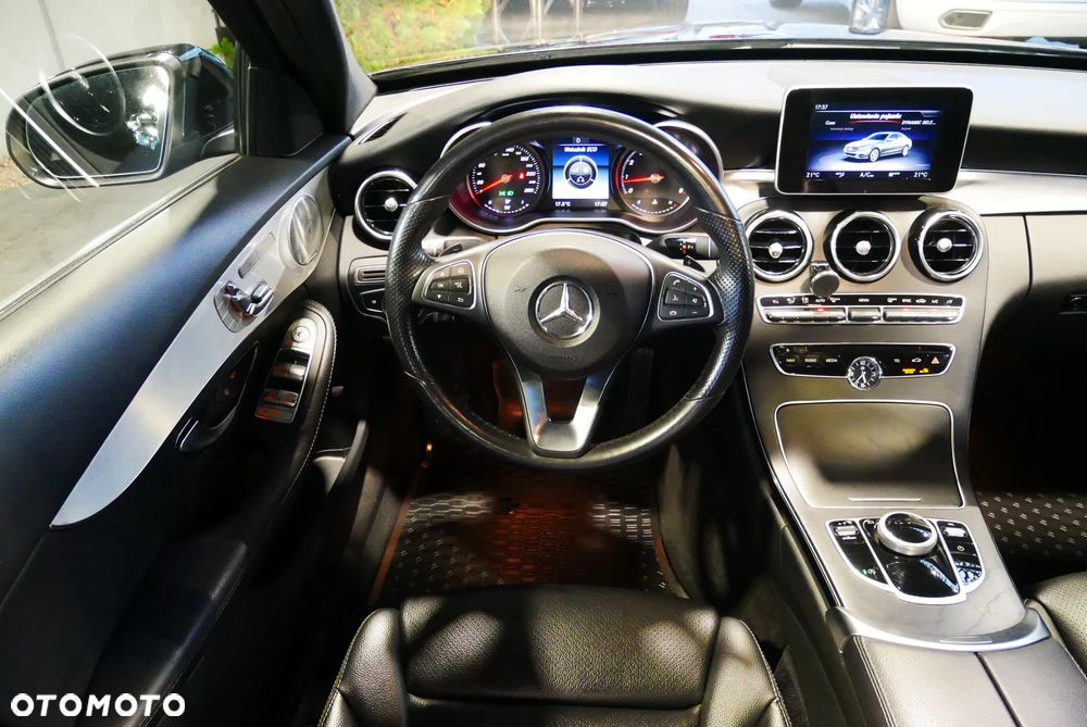 Mercedes-Benz Klasa C 300 7G-TRONIC - 16