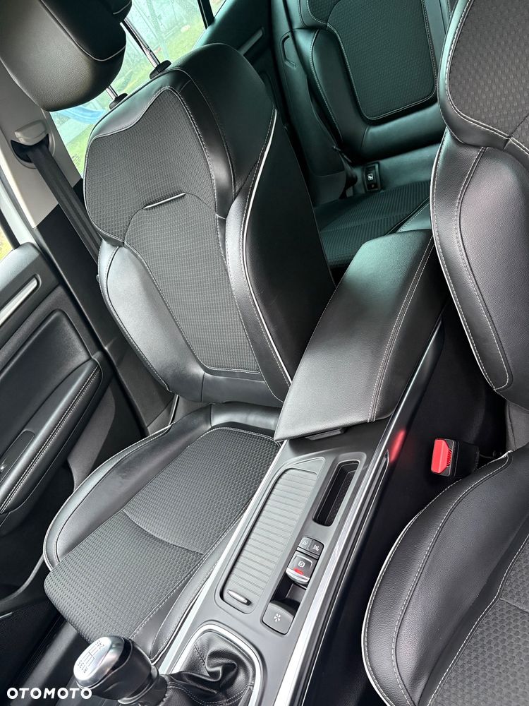 Renault Megane ENERGY TCe 130 BOSE EDITION - 23