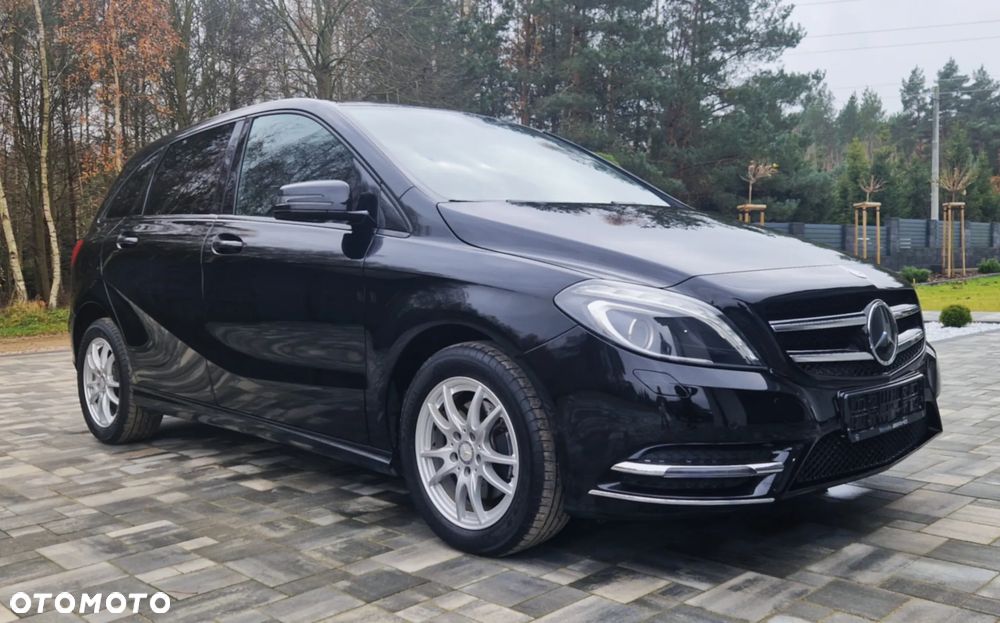 Mercedes-Benz Klasa B 180 Edition - 1