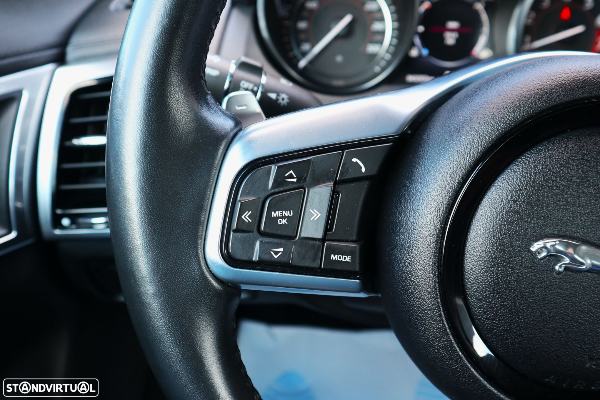 Jaguar F-Type 2.0 i4 R-Dynamic - 28