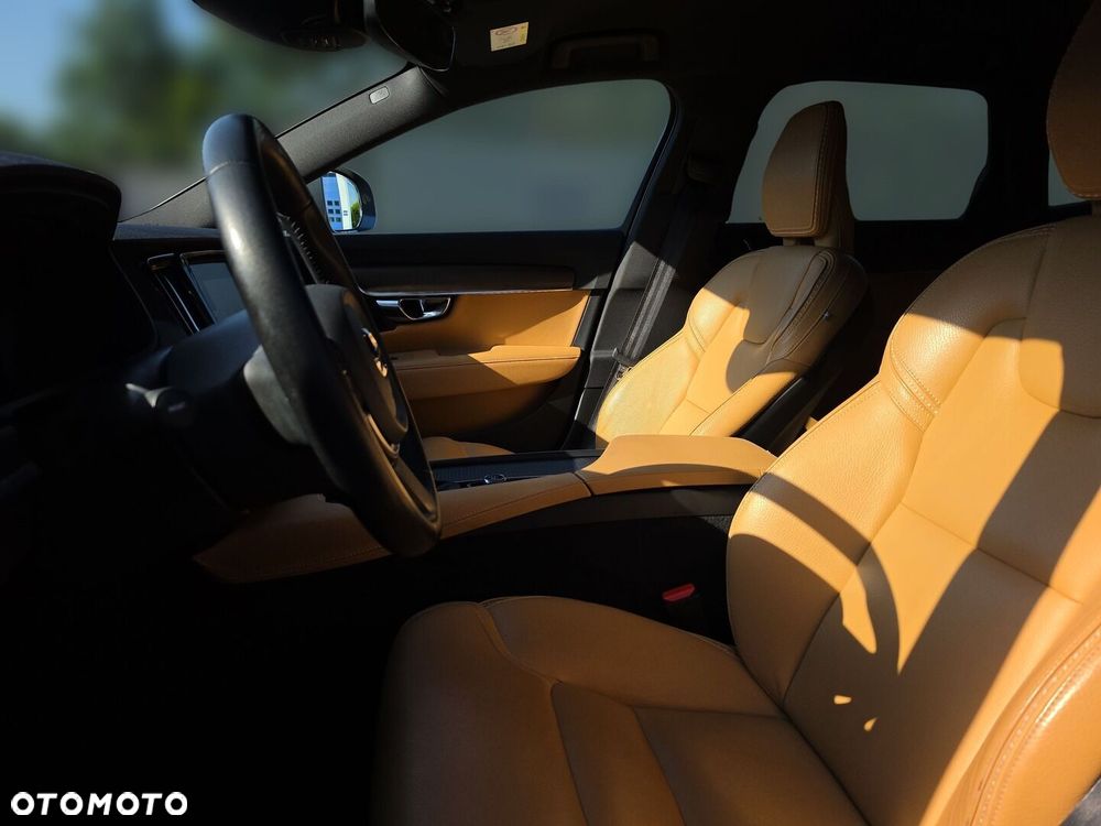 Volvo V90 Cross Country - 22