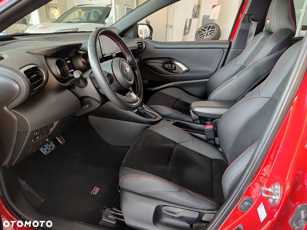 Toyota Yaris - 11
