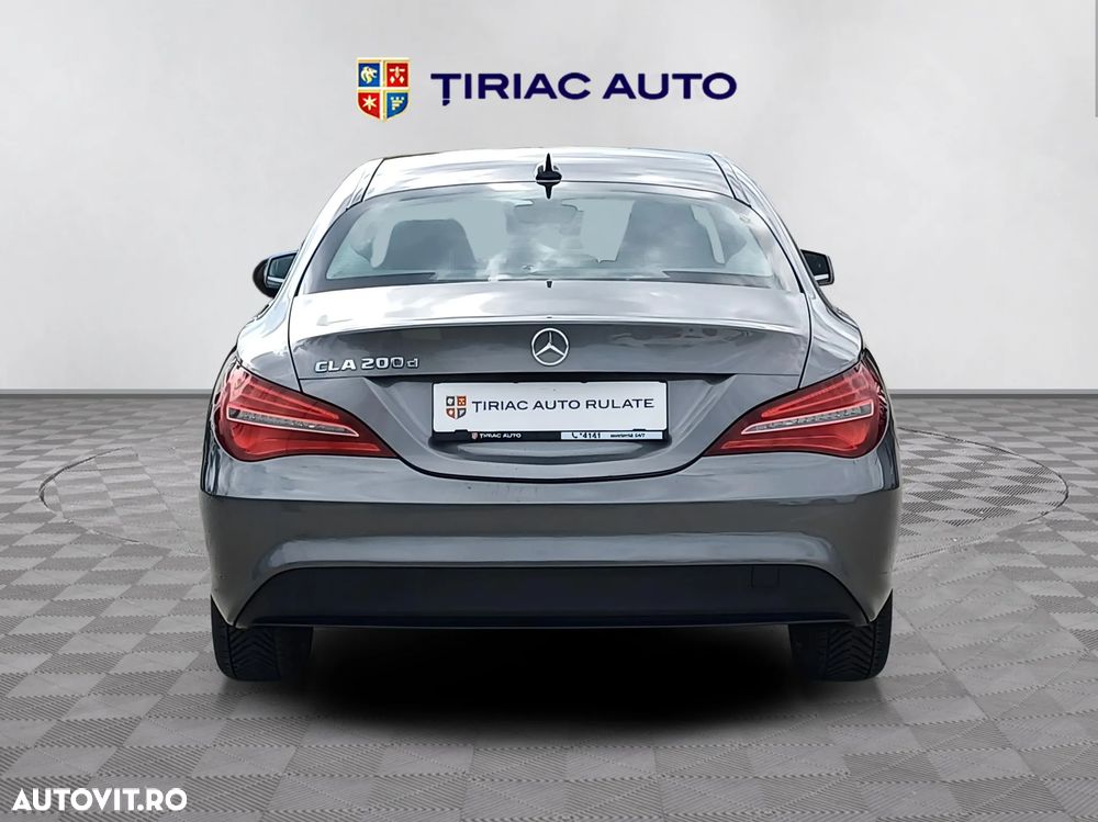 Mercedes-Benz CLA 200 - 4