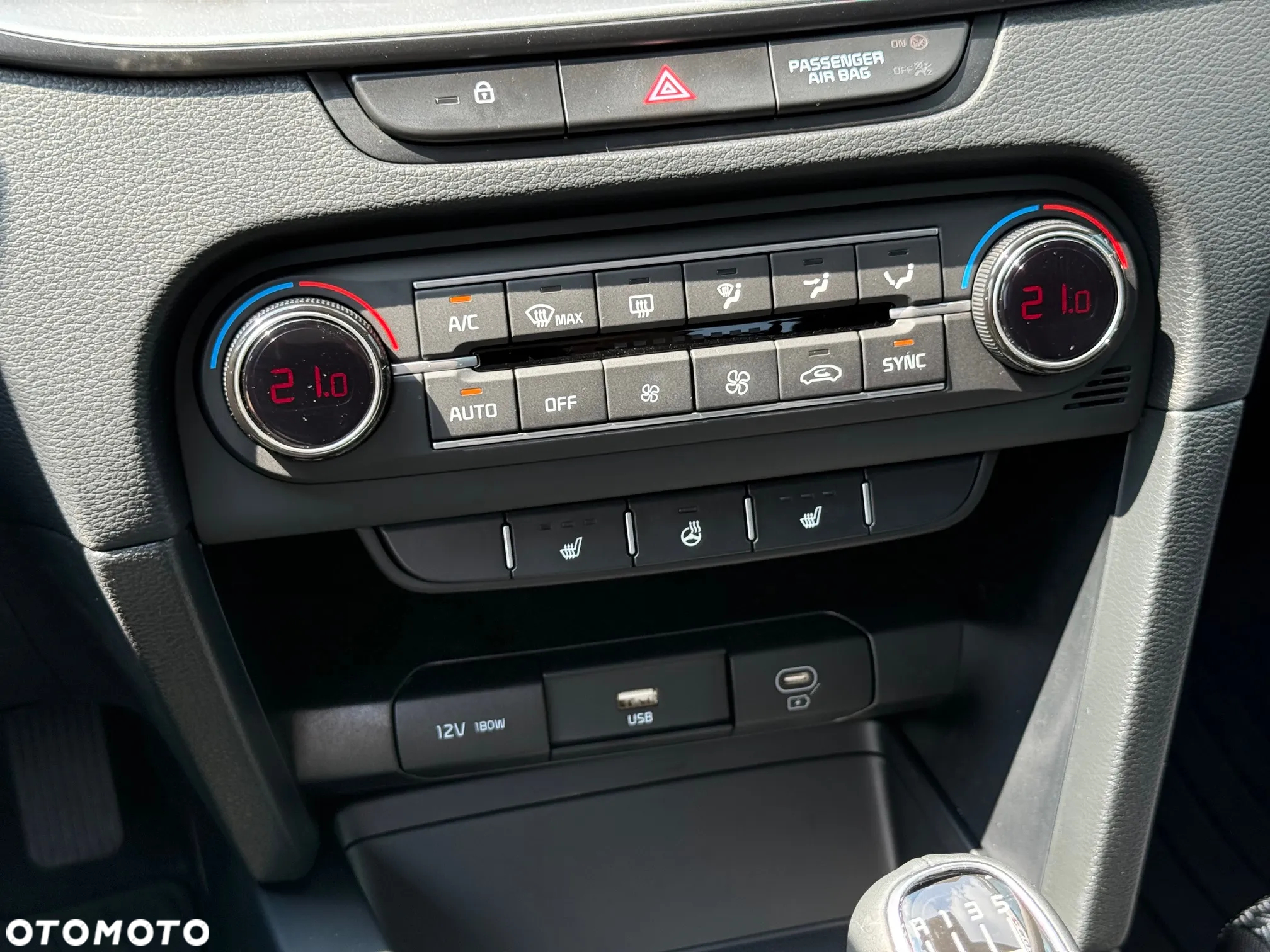 Kia XCeed 1.5 T-GDI M - 28
