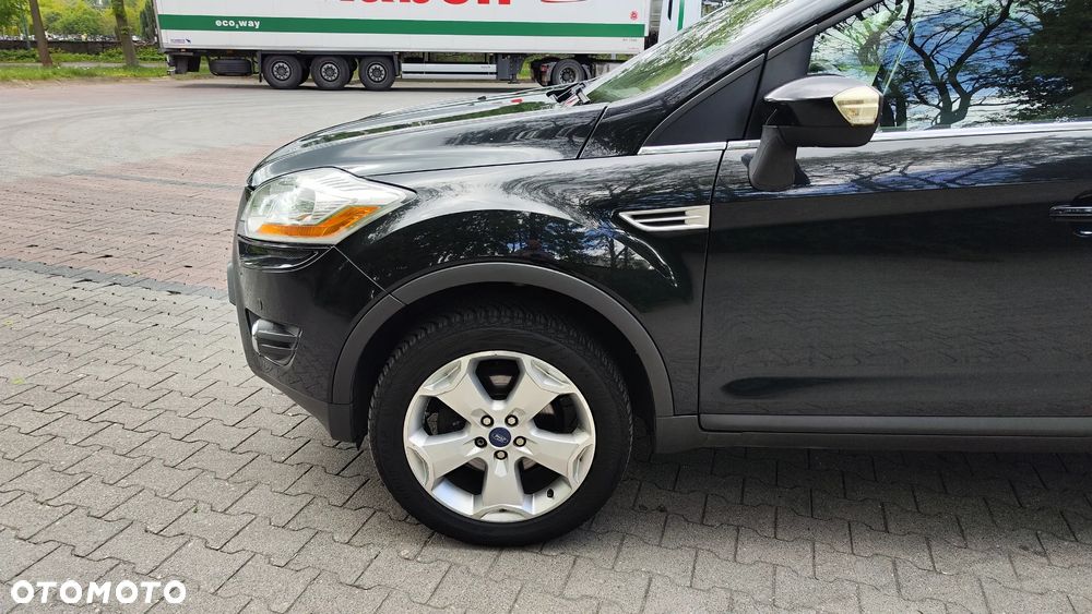 Ford Kuga 2.0 TDCi 4WD Titanium - 4