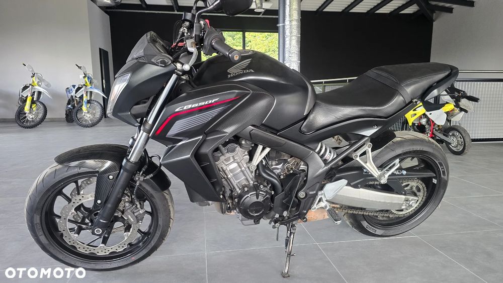 Honda CB - 1