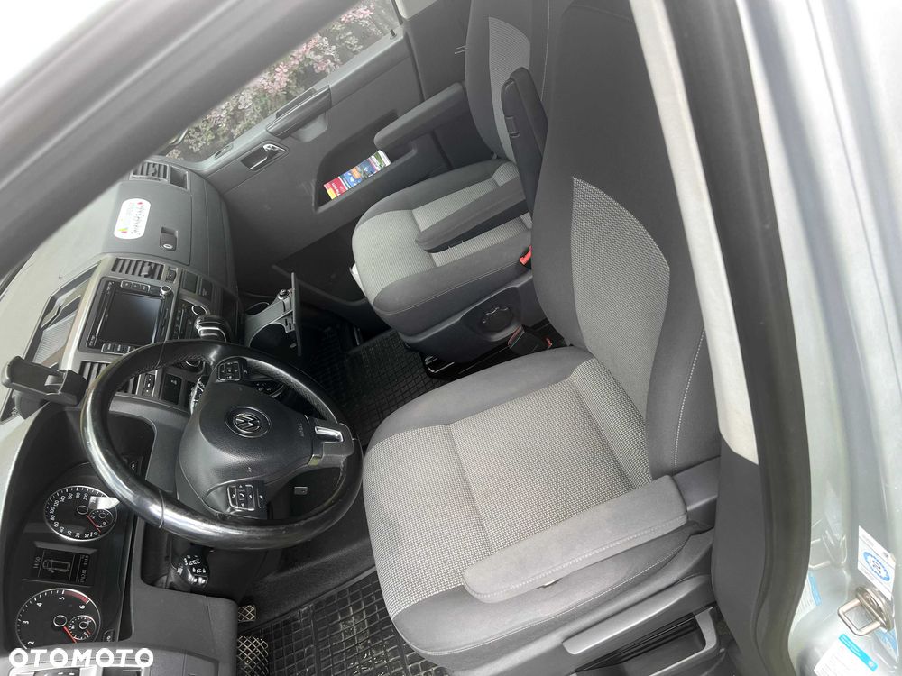 Volkswagen Caravelle - 6