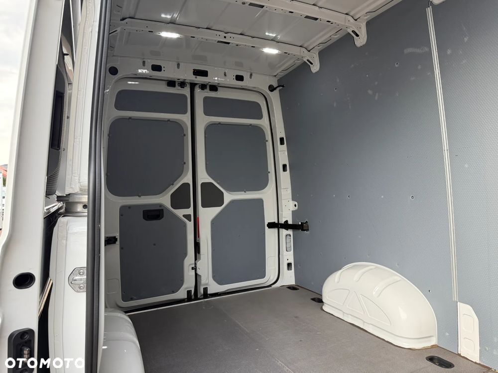 Volkswagen Crafter L2H2 - 14