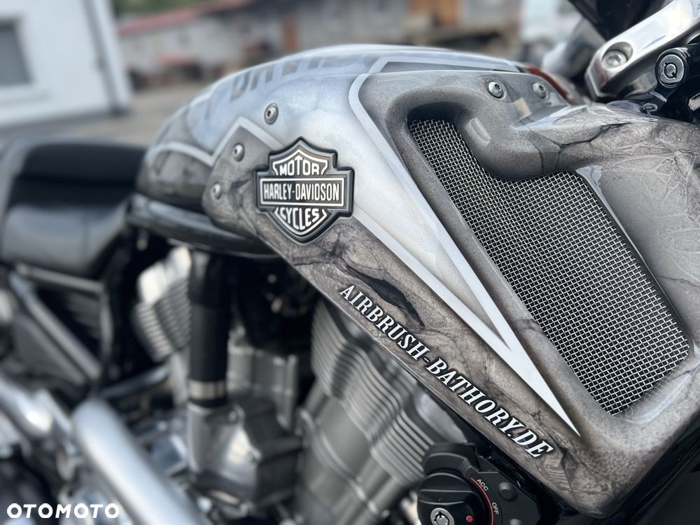 Harley-Davidson V-Rod Muscle - 5