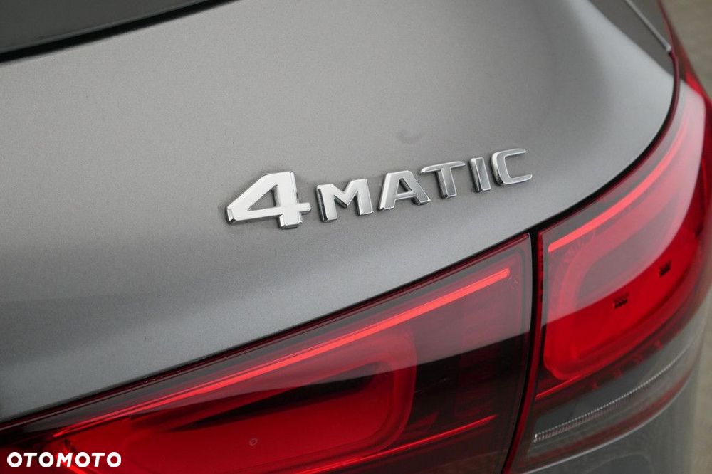 Mercedes-Benz GLA - 31