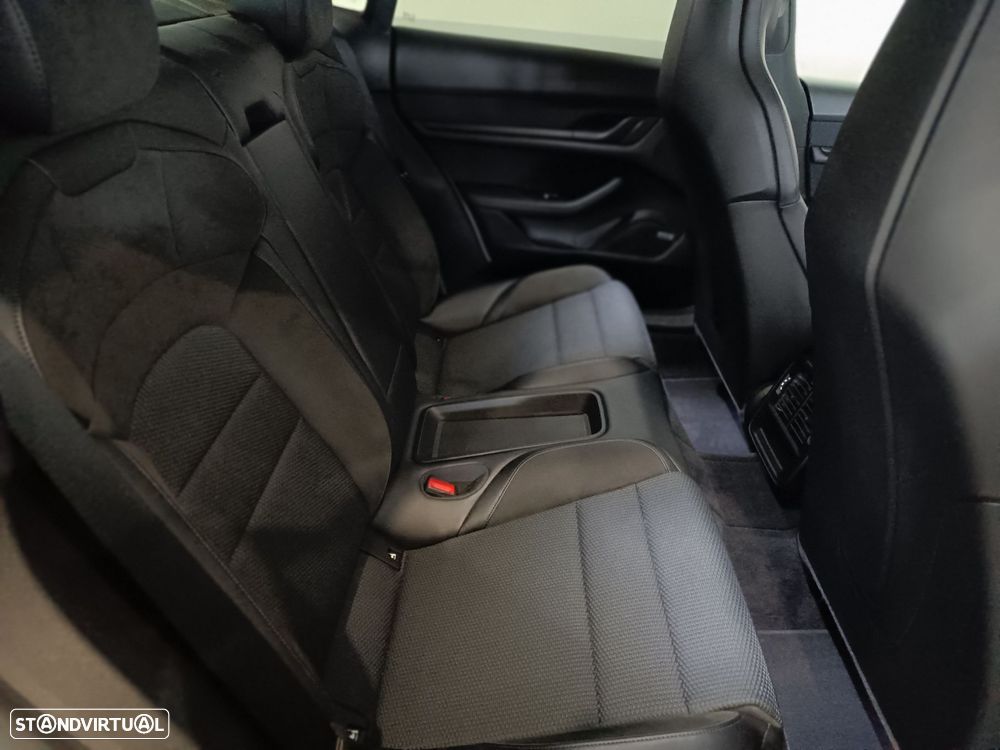 Porsche Taycan 4 - 31