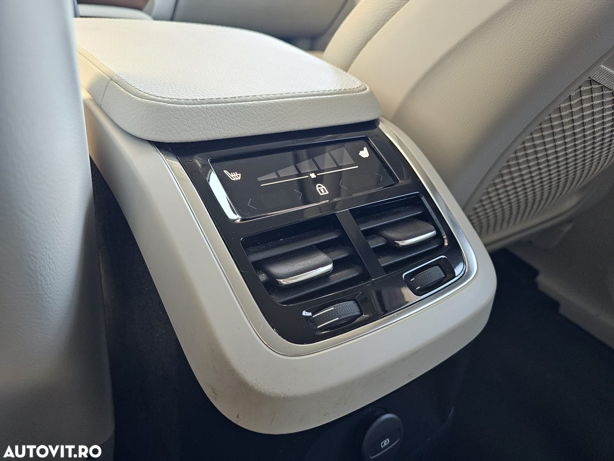 Volvo XC 90 T8 AWD Recharge Geartronic Inscription Expression - 20