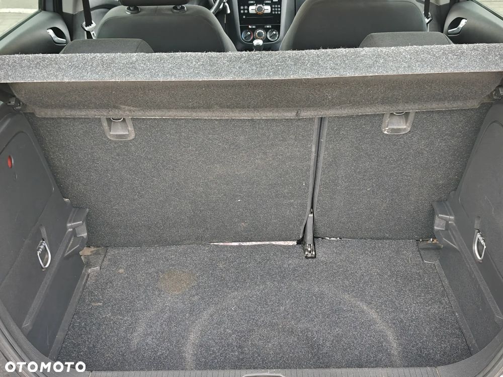 Opel Corsa 1.2 16V Cosmo - 17