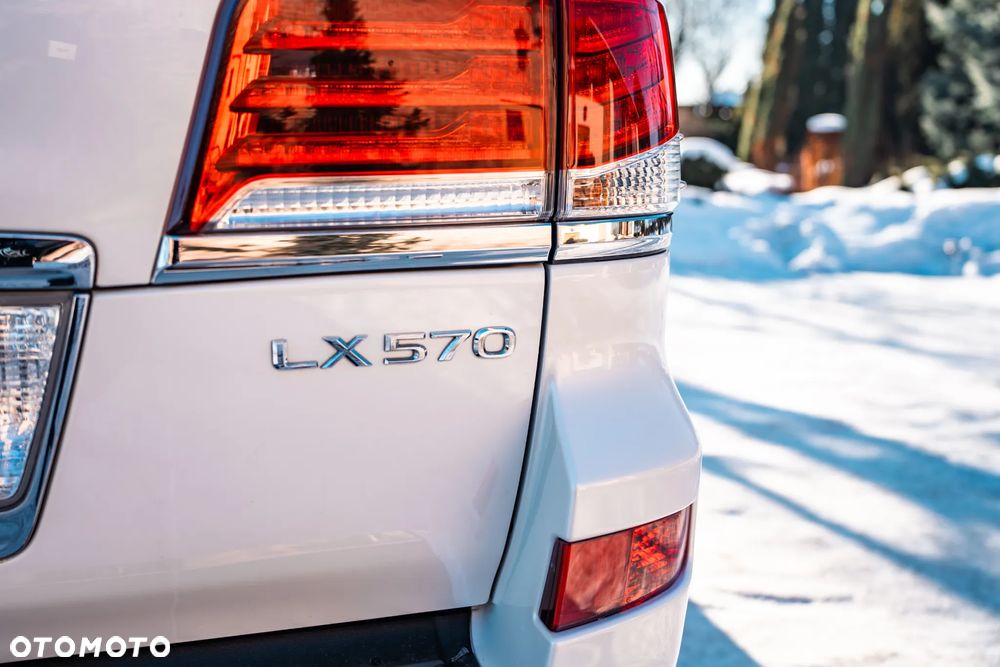 Lexus LX 570 Omotenashi - 14