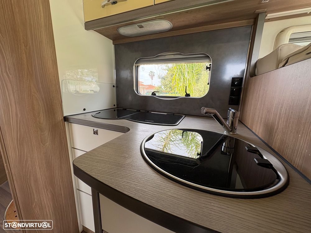 Burstner Aviano Aviano 727 cama central - 21