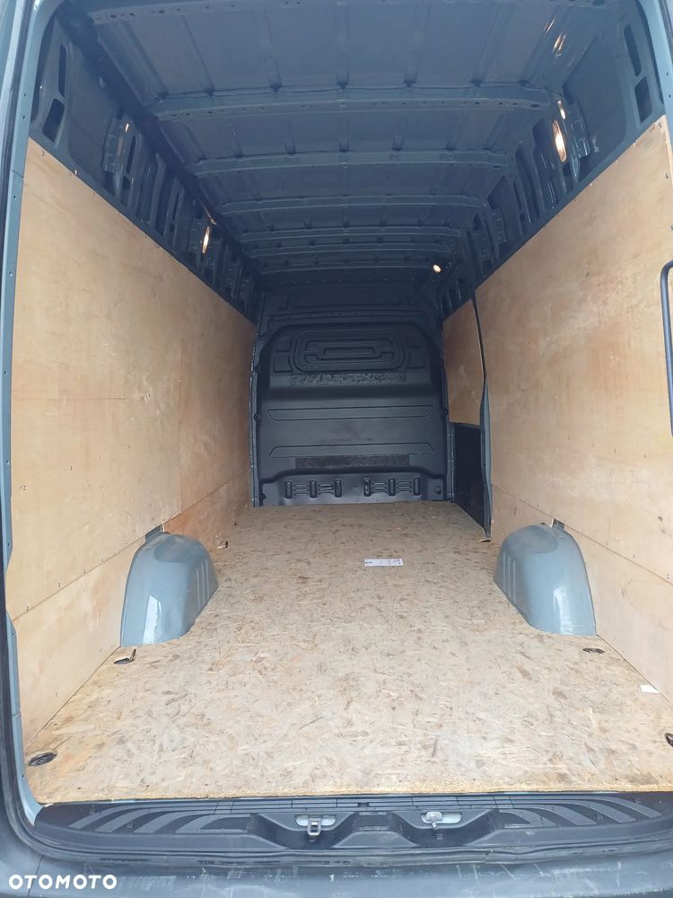 Mercedes-Benz SPRINTER - 15
