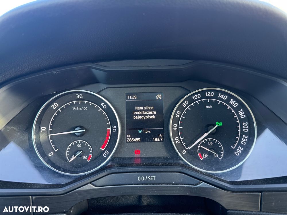 Skoda Superb 2.0 TDI DSG Style - 6