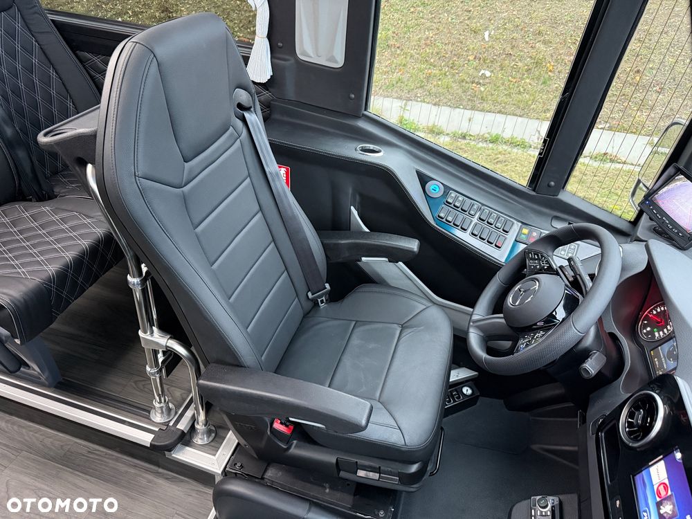 Mercedes-Benz Sprinter 519 - 37