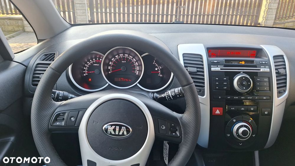 Kia Venga 1.4 CVVT Attract - 12