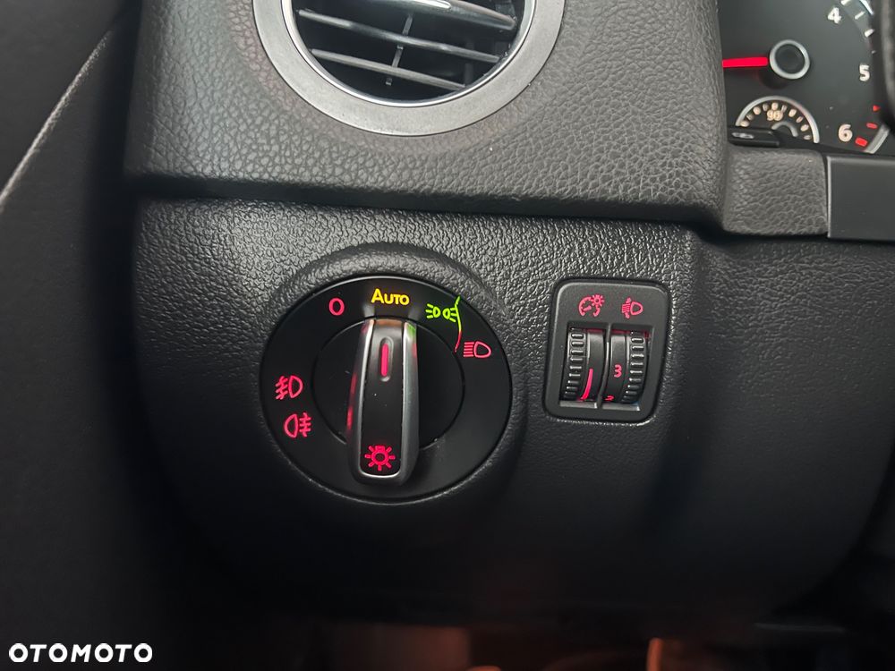 Volkswagen Tiguan 2.0 TDI DPF 4Motion BlueMotion Technology DSG Cup Track & Style - 38