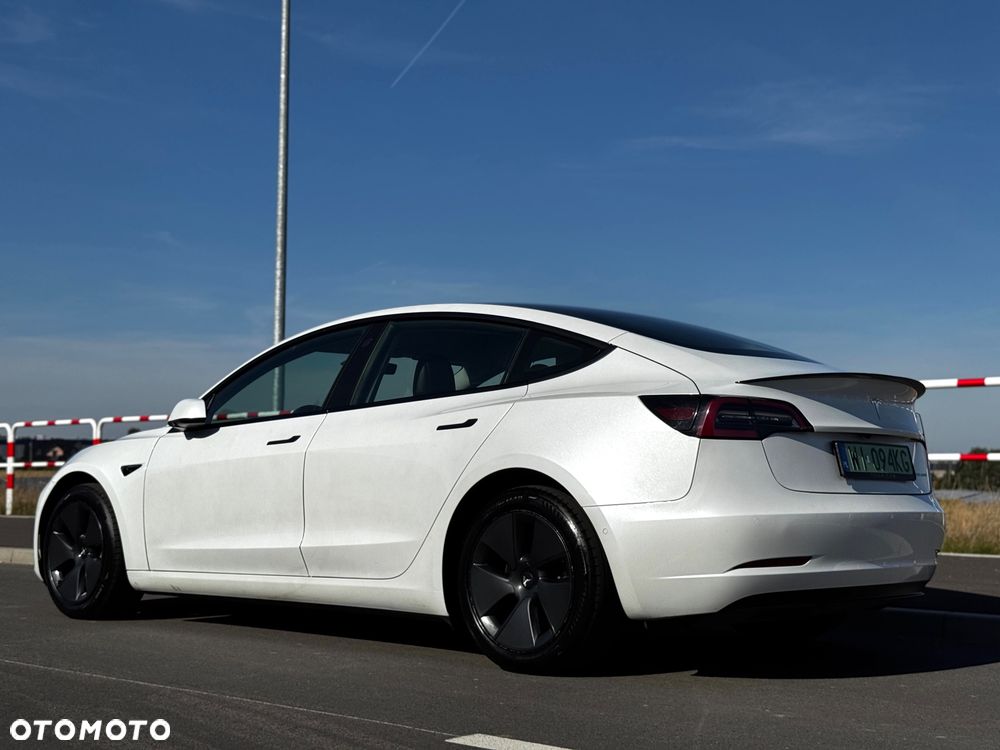 Tesla Model 3 - 24