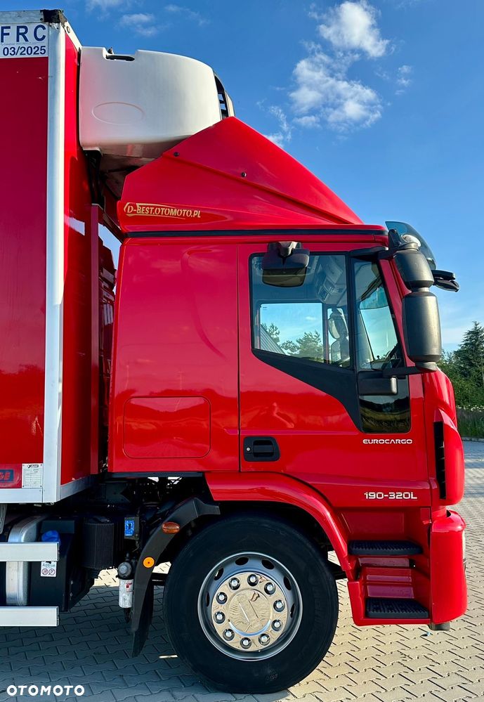 Iveco EUROCARGO 180-320 / CHŁODNIA / WINDA / 21 PALET / 8.5 M DŁUGOŚCI / CARRIER / SYPIALKA / EURO 6 - 6