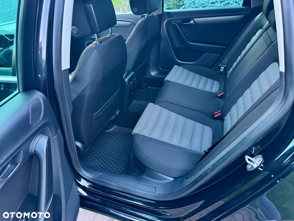 Volkswagen Passat 2.0 TDI Comfortline DSG - 28