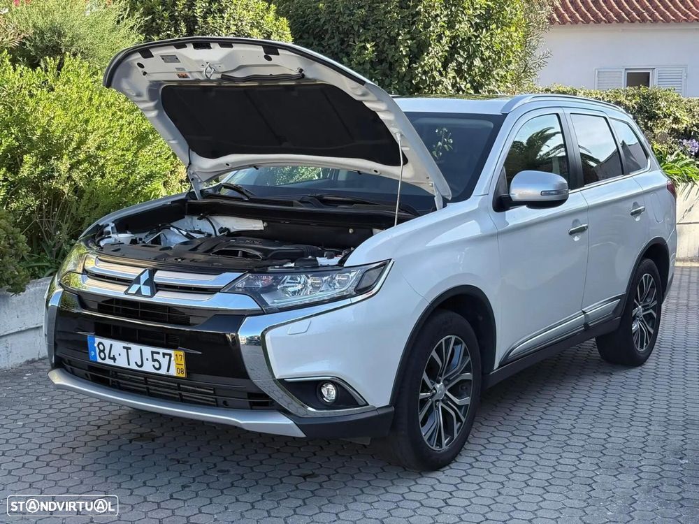 Mitsubishi Outlander 2.2 DI-D Instyle Navi - 19