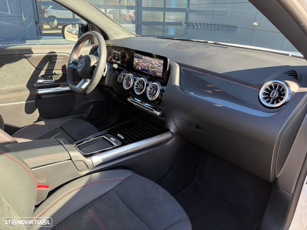 Mercedes-Benz GLA 180 d AMG Line - 8