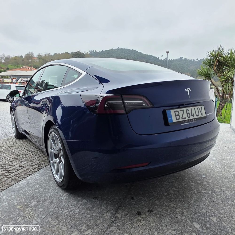 Tesla Model 3 - 3