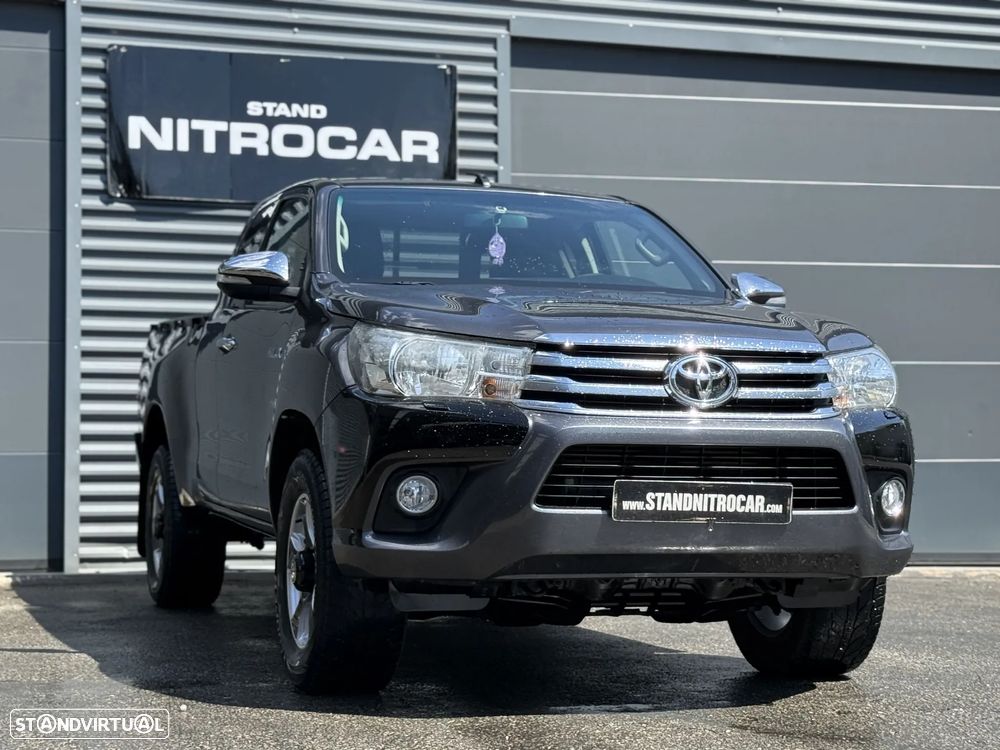 Toyota Hilux 2.4 D-4D 4WD CD Premium Edition - 28