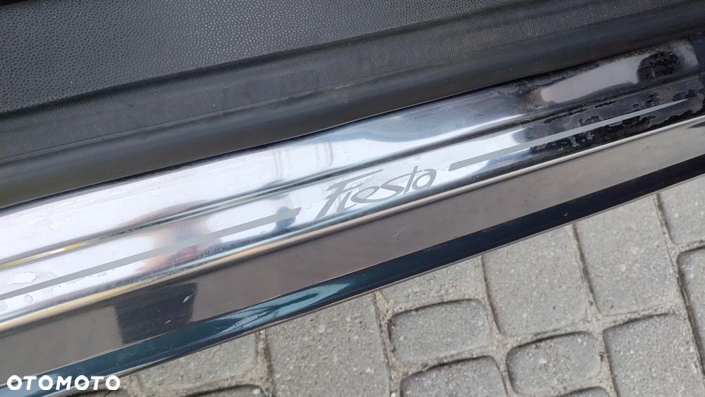 Ford Fiesta 1.0 Ambiente - 11