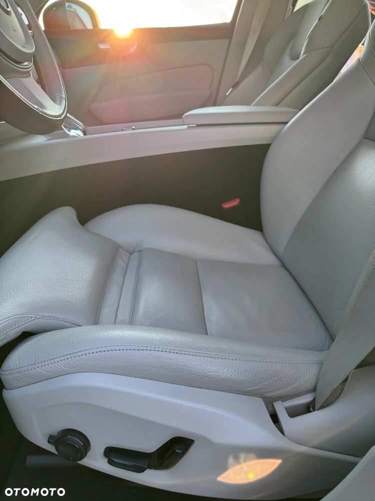 Volvo XC 60 B4 D AWD Inscription - 5