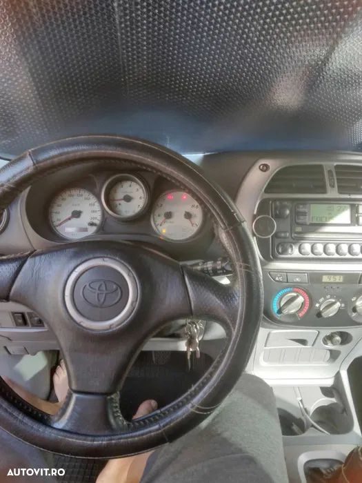 Toyota RAV4 - 5