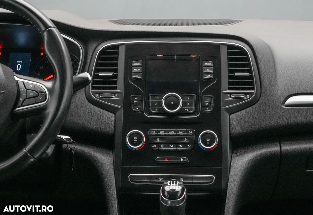 Renault Megane TCE 140 Equilibre - 18