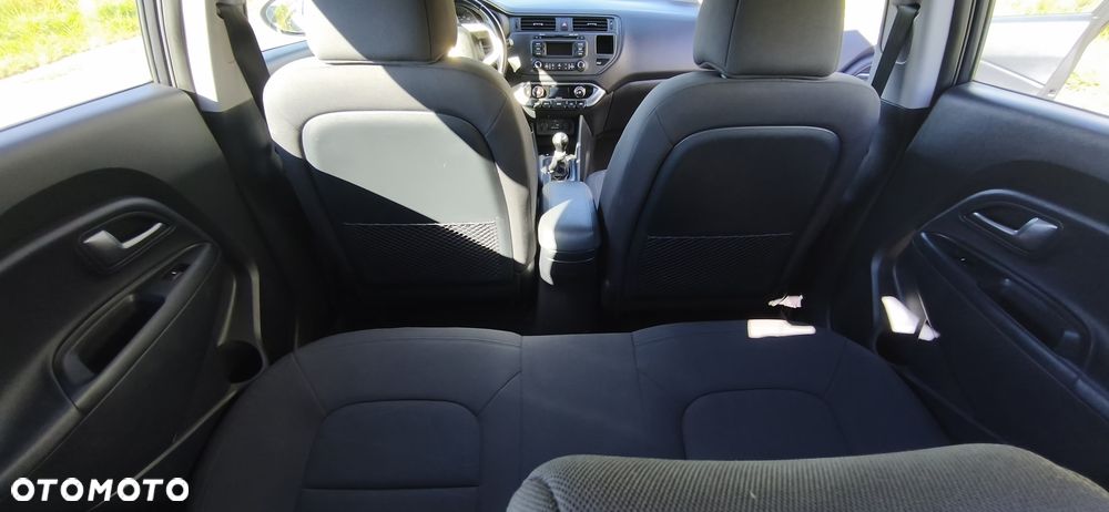 Kia Rio 1.2 L - 14