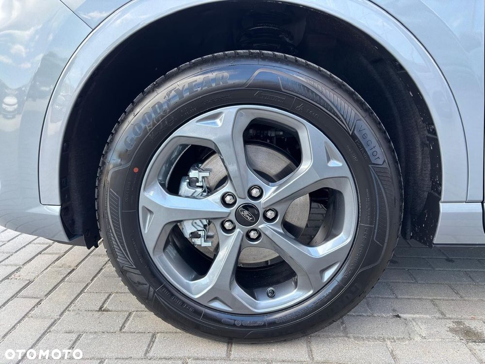 Ford Kuga - 12