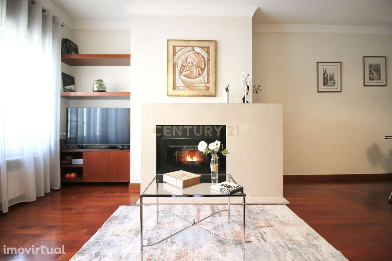 Elegância e Exclusividade no Bairro das Artes T3 Remodelado | Rua Migu - Grande imagem: 5/39