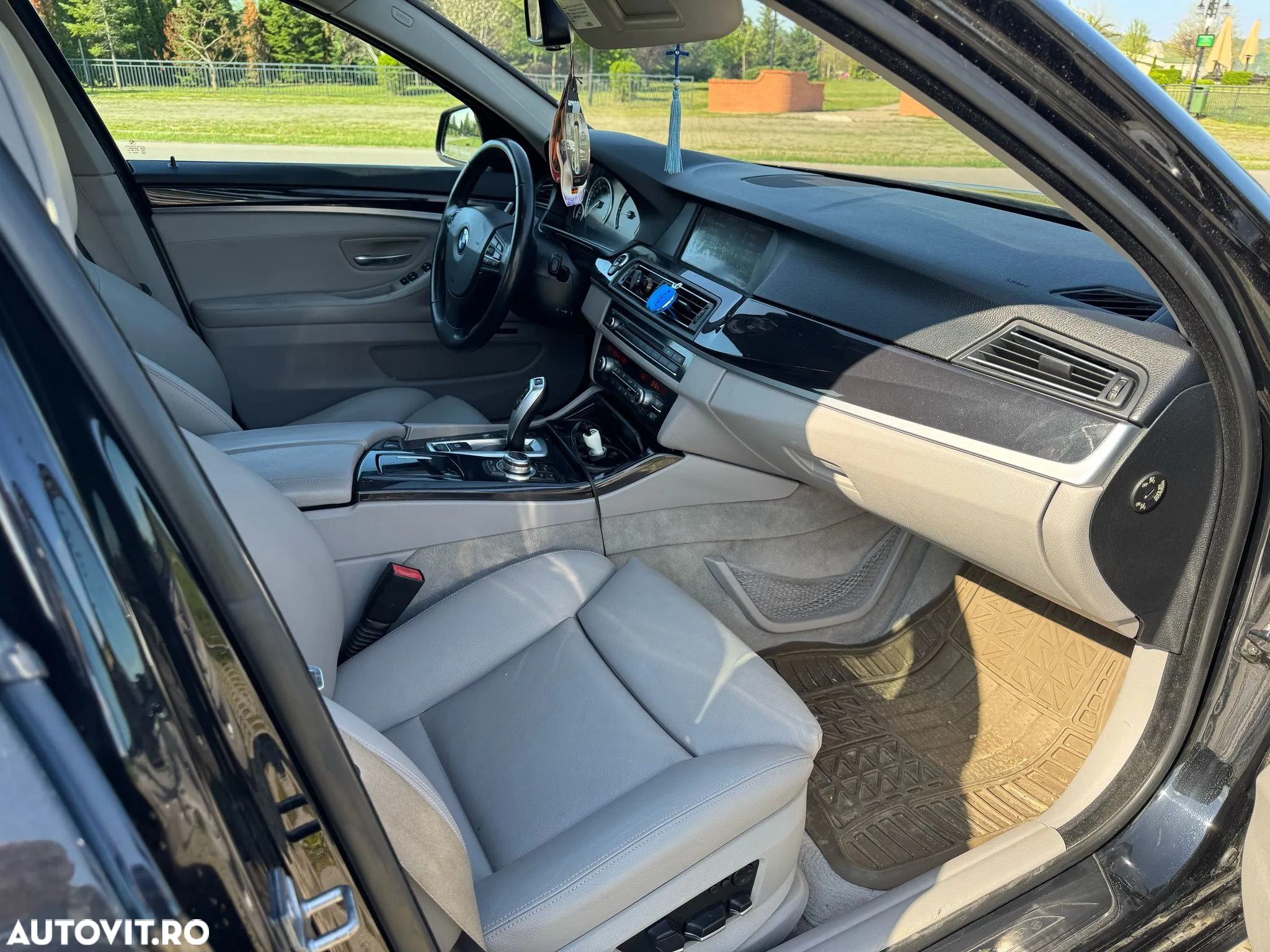 BMW Seria 5 525d Touring Aut. - 11