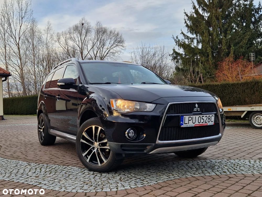 Mitsubishi Outlander - 2