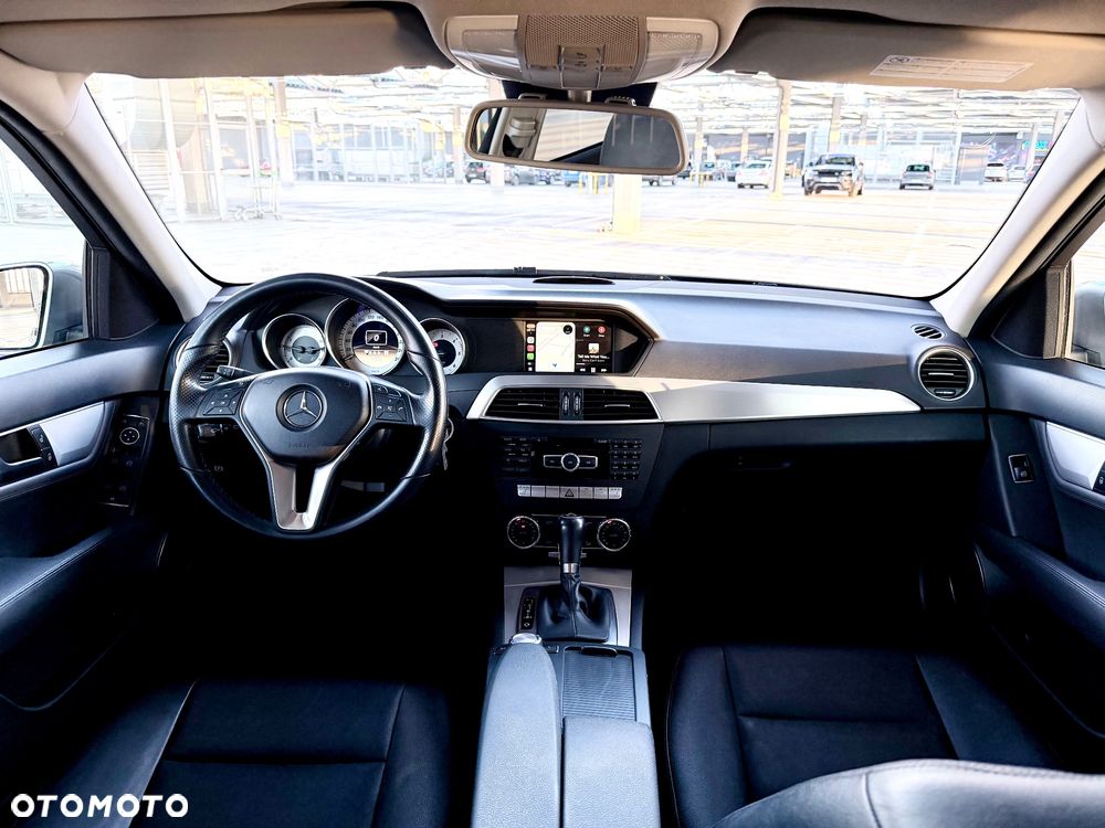 Mercedes-Benz Klasa C 220 CDI DPF BlueEFFICIENCY 7G-TRONIC Avantgarde Edition - 23