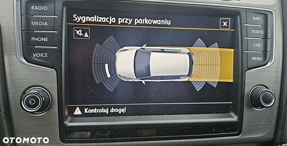 Volkswagen Golf 1.6 TDI BlueMotion Technology Comfortline - 8